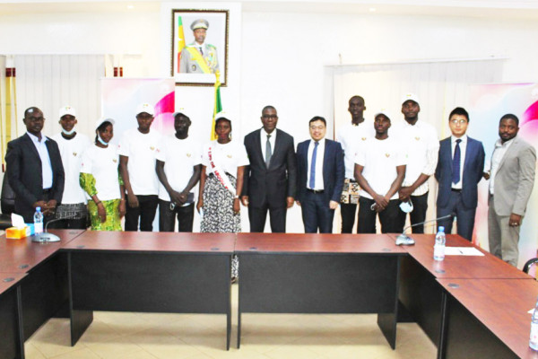 Célébration des 4 ans de « Seeds for the Future » : Huawei Mali réunit 8 Alumni de son programme