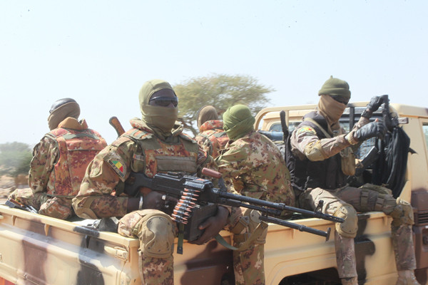 Lutte contre le terrorisme : l’Armée traque les meurtriers de Diallassagou