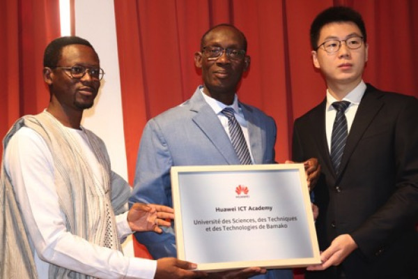 Huawei Mali : Signature de convention de stage avec l’USTTB Et l’ENI, les deux universités devenant ainsi officiellement des « Huawei ICT Academies »