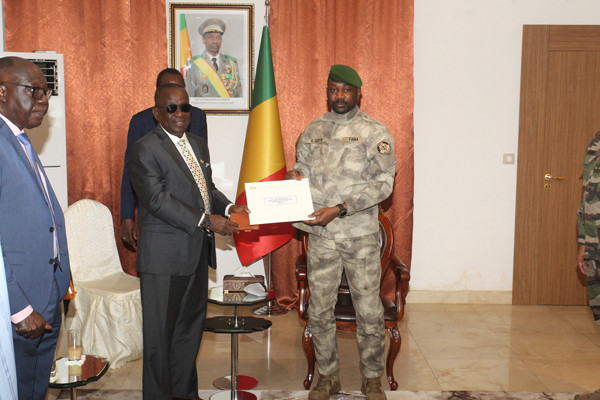 Situation dans la sous-région : Le ministre ghanéen de la sécurité nationale reçu à Koulouba