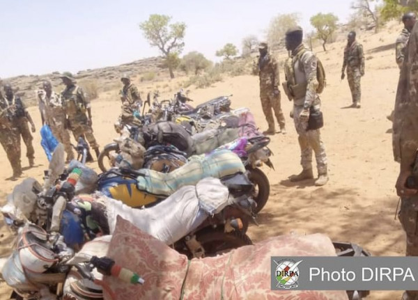 Mali : Les FAMa interpellent 12 terroristes à Tin-Fadimata (Ménaka)