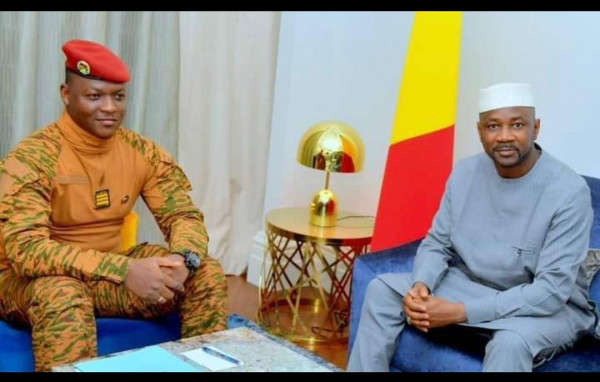 Saint Pétersbourg :  Convergence de vues entre les présidents malien et burkinabé