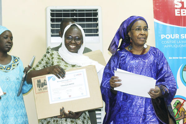 Concours de meilleures productions médiatiques sur les zoonoses : Fatoumata Napho, lauréate de la catégorie presse écrite