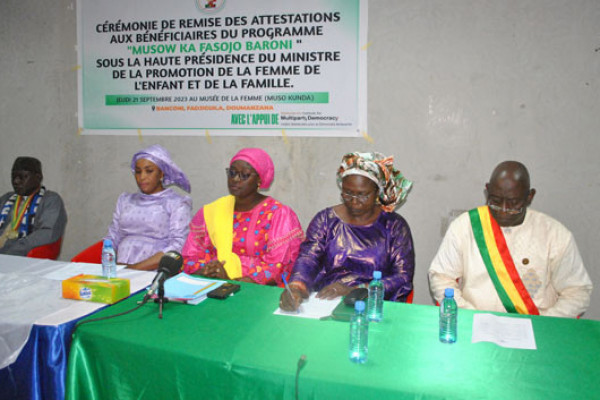 Gestion des affaires publiques : Le programme Musow kafasojo baroni œuvre pour la participation des femmes