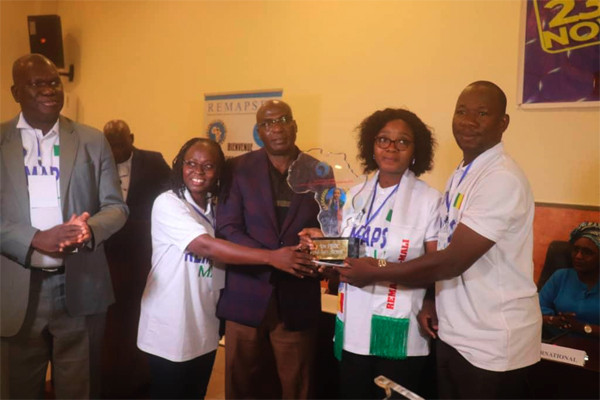 Mali, Forum des médias sur la santé infantile, la vaccination et la nutrition en Afrique : Remapsen Mali remporte «le prix Michel Sidibé»