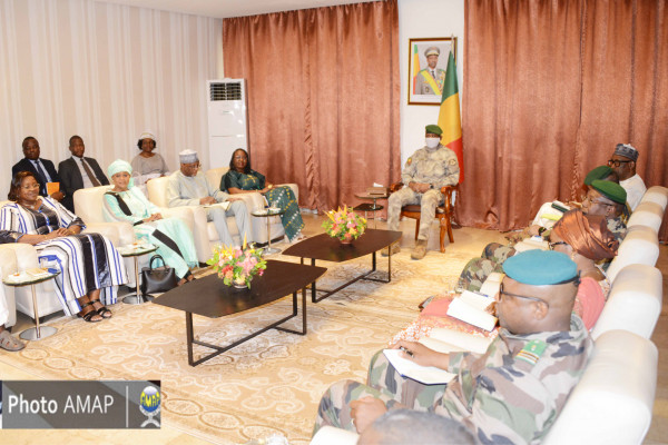 Mali-AES : Les ministres des affaires étrangères reçus par le président Goïta à Koulouba