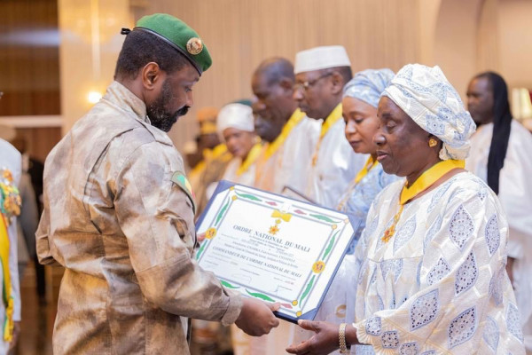 #Mali : #Koulouba : 28 personnalités décorées par le chef de l’Etat