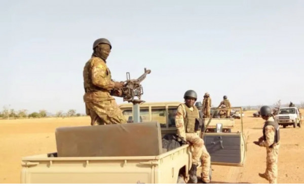 #Mali : L'aviation malienne détruit un véhicule suspect près de Bamba (Bourem)