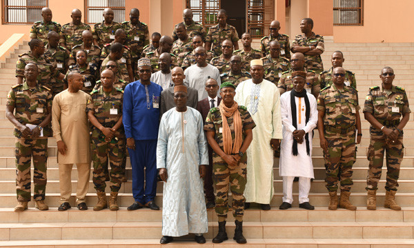 #Mali : Cesec : Rôle et mission expliqués à la 3è promotion de l’école de guerre du Mali