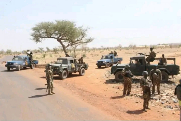 #Mali : L'Armée détruit un important dépôt de transit de carburant à Boronda (Gourma)
