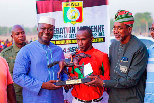 #Mali : Hippisme : Grand prix du ministre Fomba, le retour gagnant de Ba NèNè