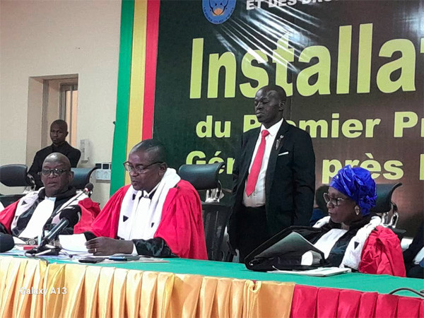 Cour d’assises de Bamako : Détenu pendant 3 ans pour avoir sollicité une bise