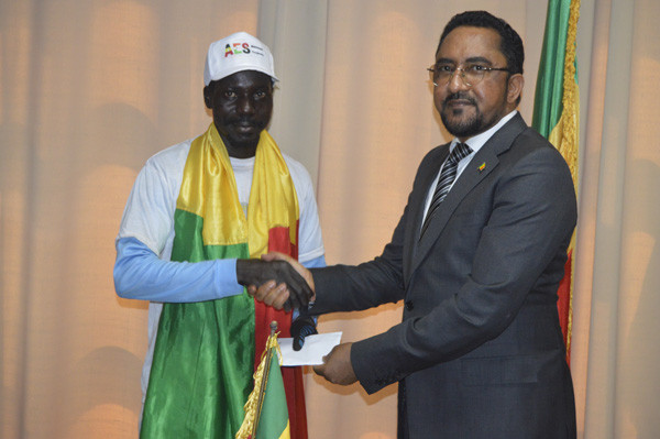 #Mali : Soutien à l’Armée malienne et à la création de l’AES : Le marcheur Adama Tereta accueilli par le ministre Mossa Ag Attaher