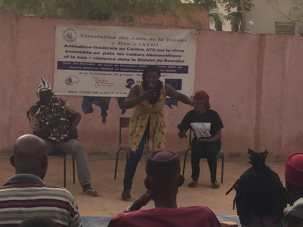 Théâtre de sensibilisation : Femmes et jeunes de Sabalibougou bénéficient d’un alléchant programme