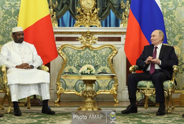 Les présidents Assimi Goïta et Vladimir Poutine en tête-à-tête au Kremlin
