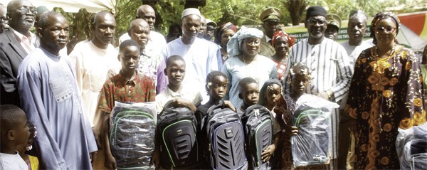 Mois de la solidarité : Le chef de l’Etat offre 400 kits scolaires à deux écoles de la commune III