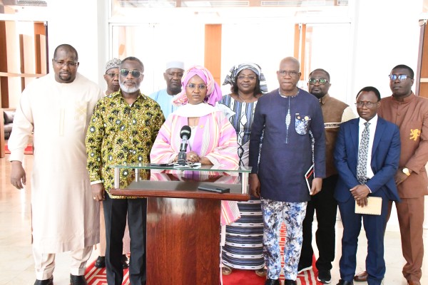 Salon international de l’entrepreneuriat-AES : Le président Goïta reçoit les ministres de l’espace et le représentant du Ghana