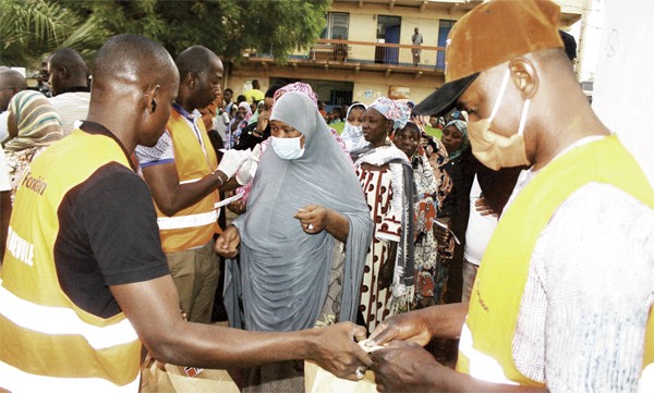 Fondation orange Mali : Des kits alimentaires offerts aux malades de l’hôpital du Point G