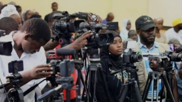 Information en temps de crise : Des journalistes culturels outillés